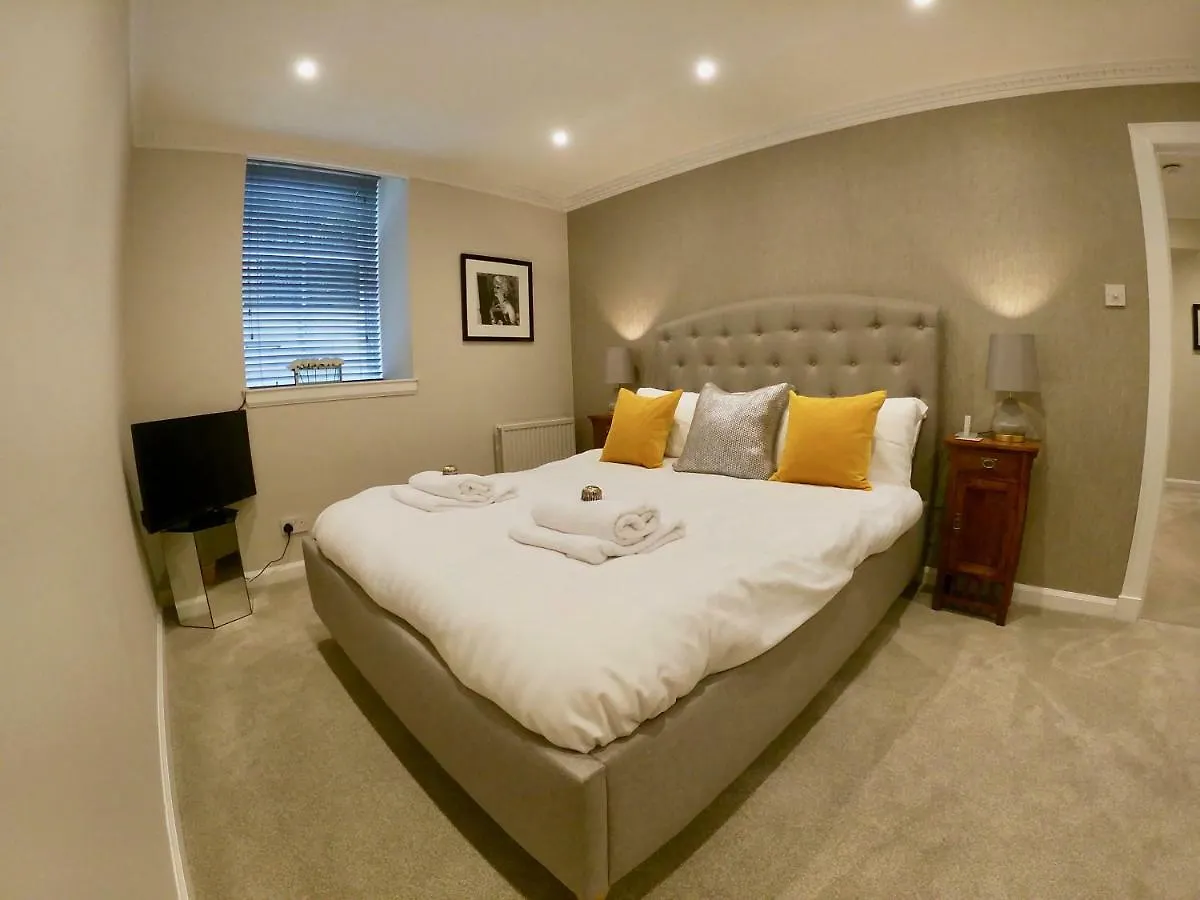 Escape To Edinburgh @ Abercromby Place Apartment