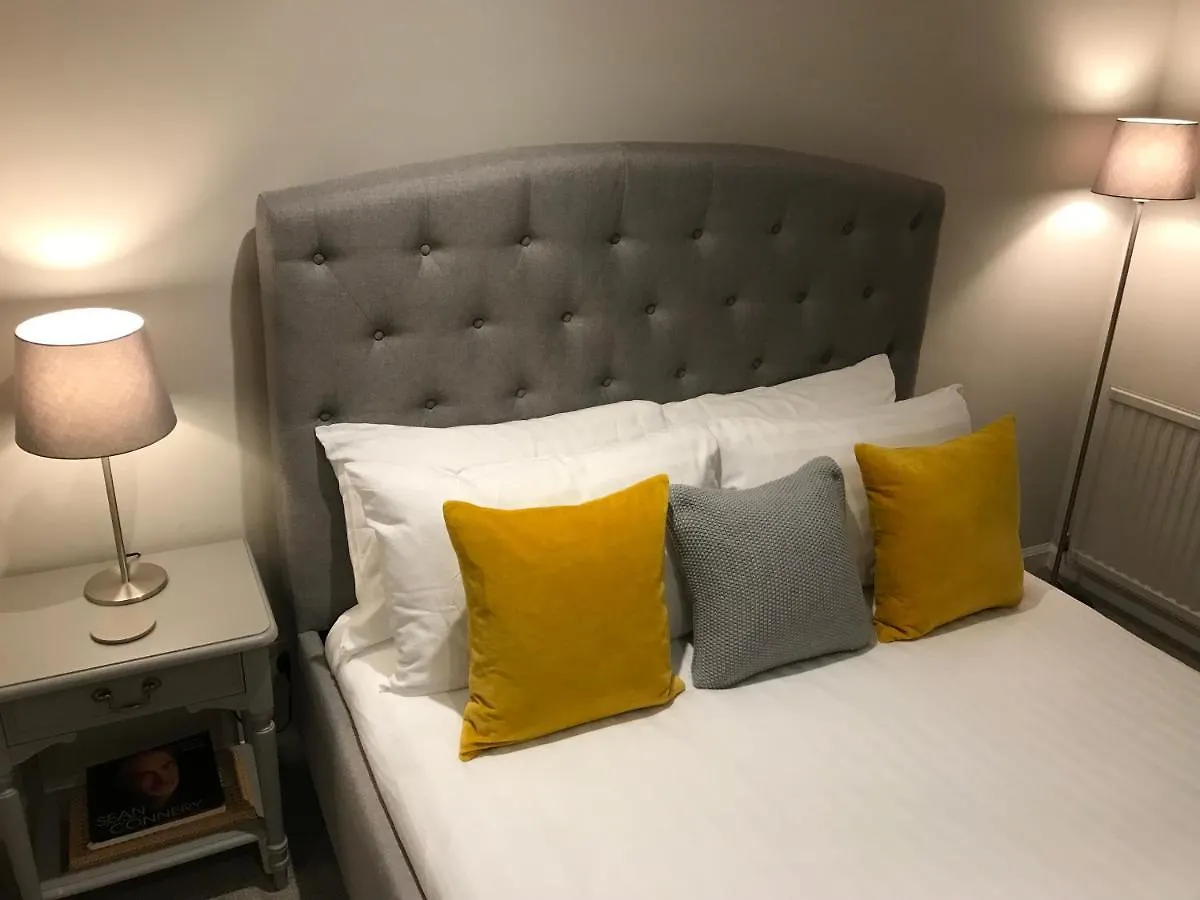 Escape To Edinburgh @ Abercromby Place Apartment